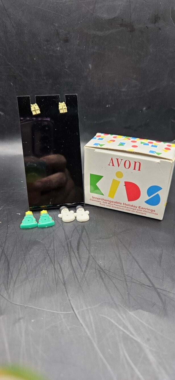 Avon Kids Interchangeable Holiday Earrings